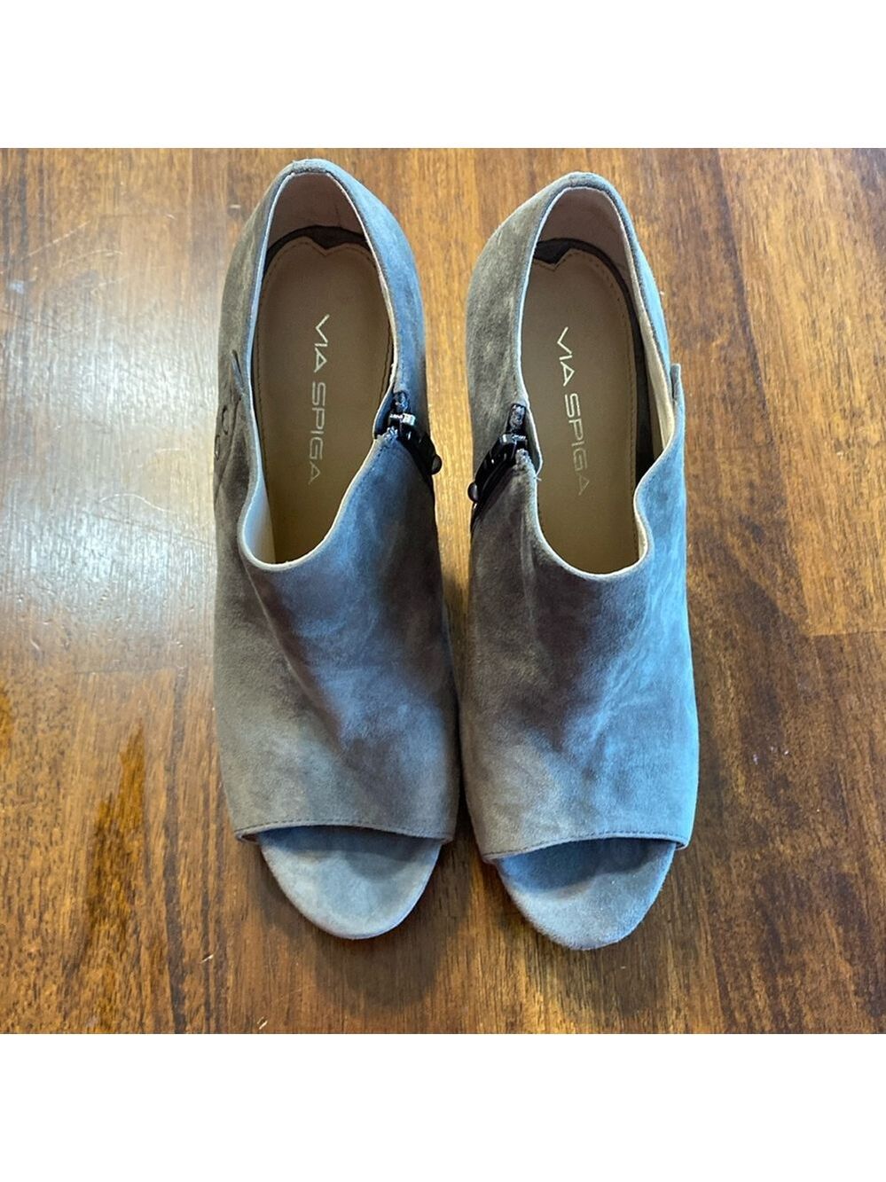 Women’s Via Spiga peep toe bootie heels gray size 7.5